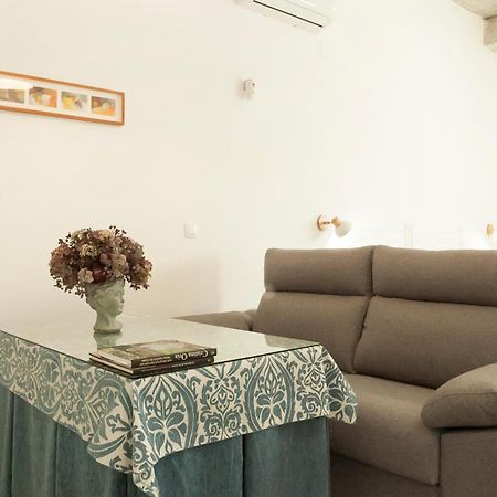 Apartamentos Rg Hospital Valme セビリア エクステリア 写真