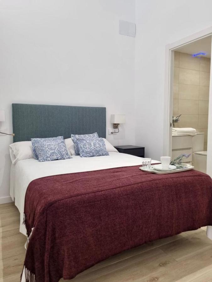 Apartamentos Rg Hospital Valme セビリア エクステリア 写真