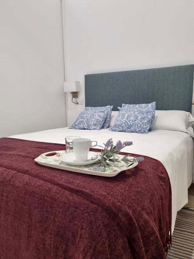 Apartamentos Rg Hospital Valme セビリア エクステリア 写真