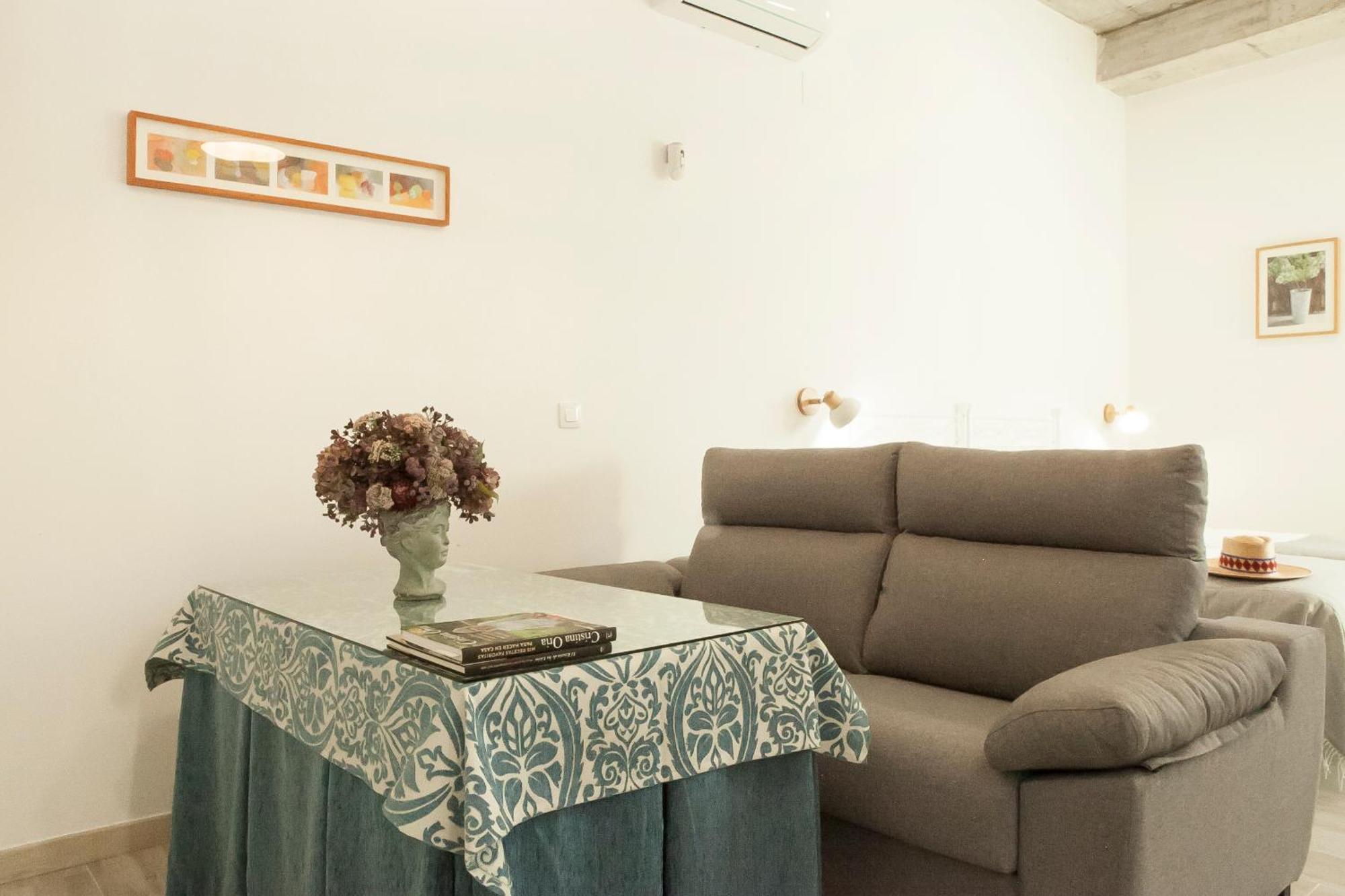 Apartamentos Rg Hospital Valme セビリア エクステリア 写真