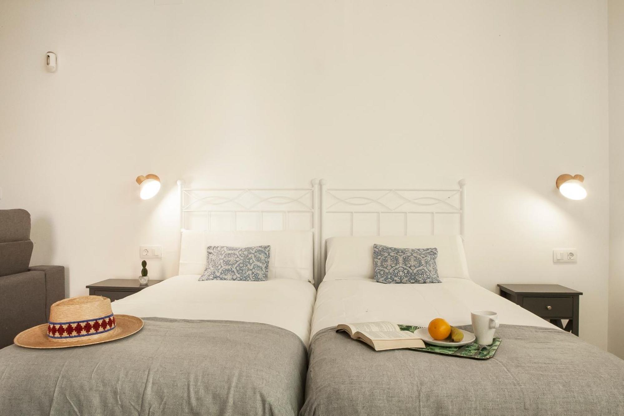Apartamentos Rg Hospital Valme セビリア エクステリア 写真