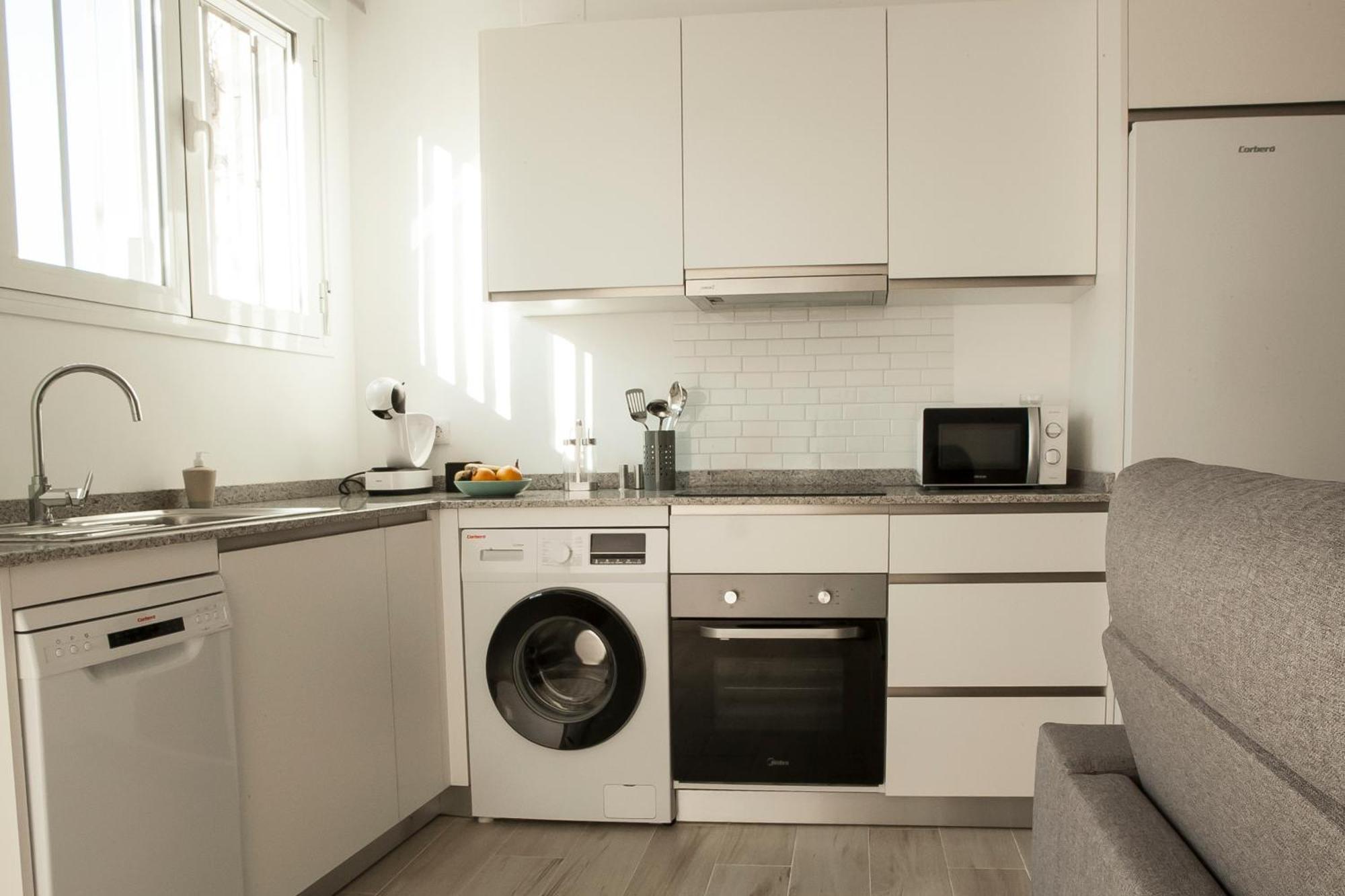 Apartamentos Rg Hospital Valme セビリア エクステリア 写真
