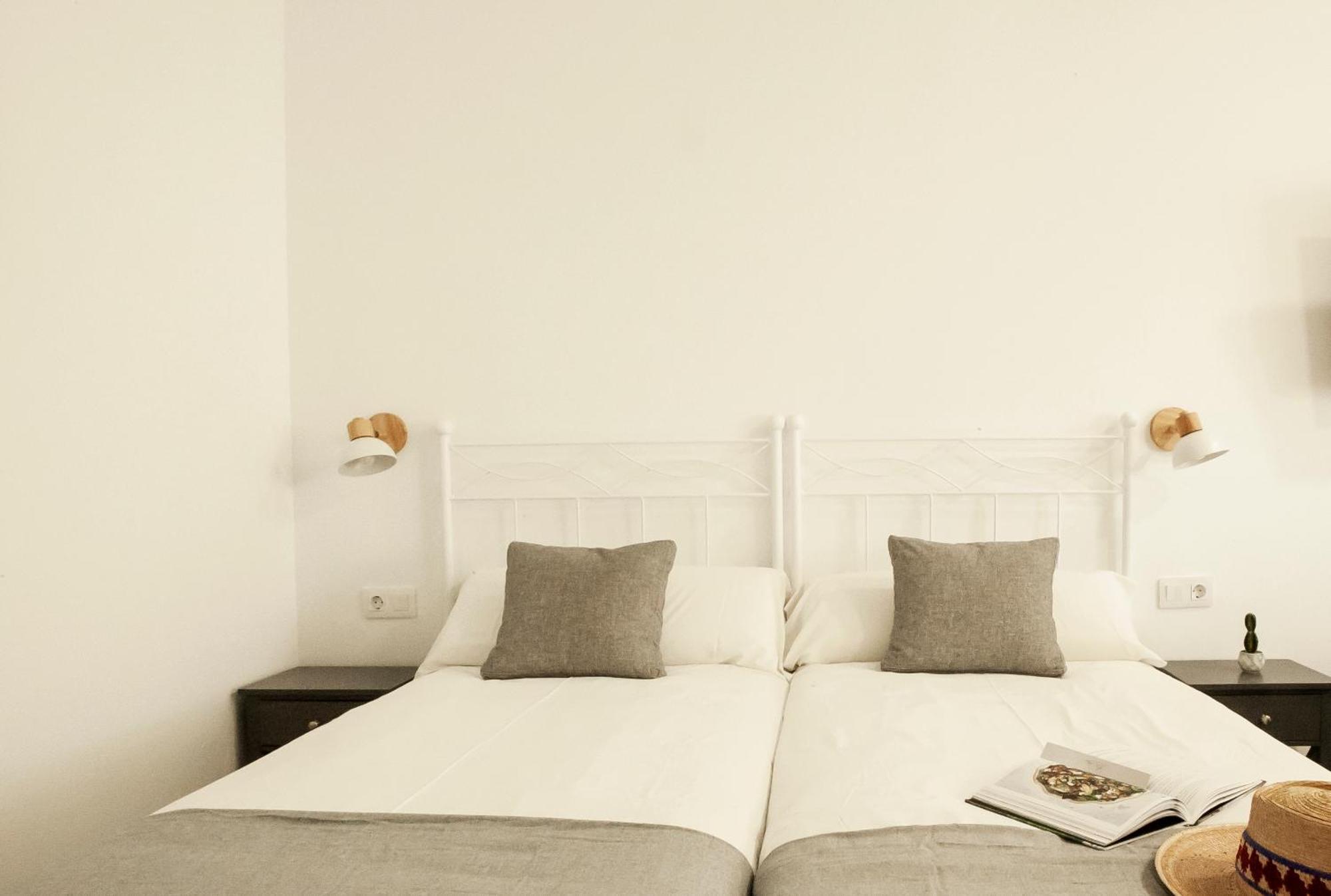 Apartamentos Rg Hospital Valme セビリア エクステリア 写真
