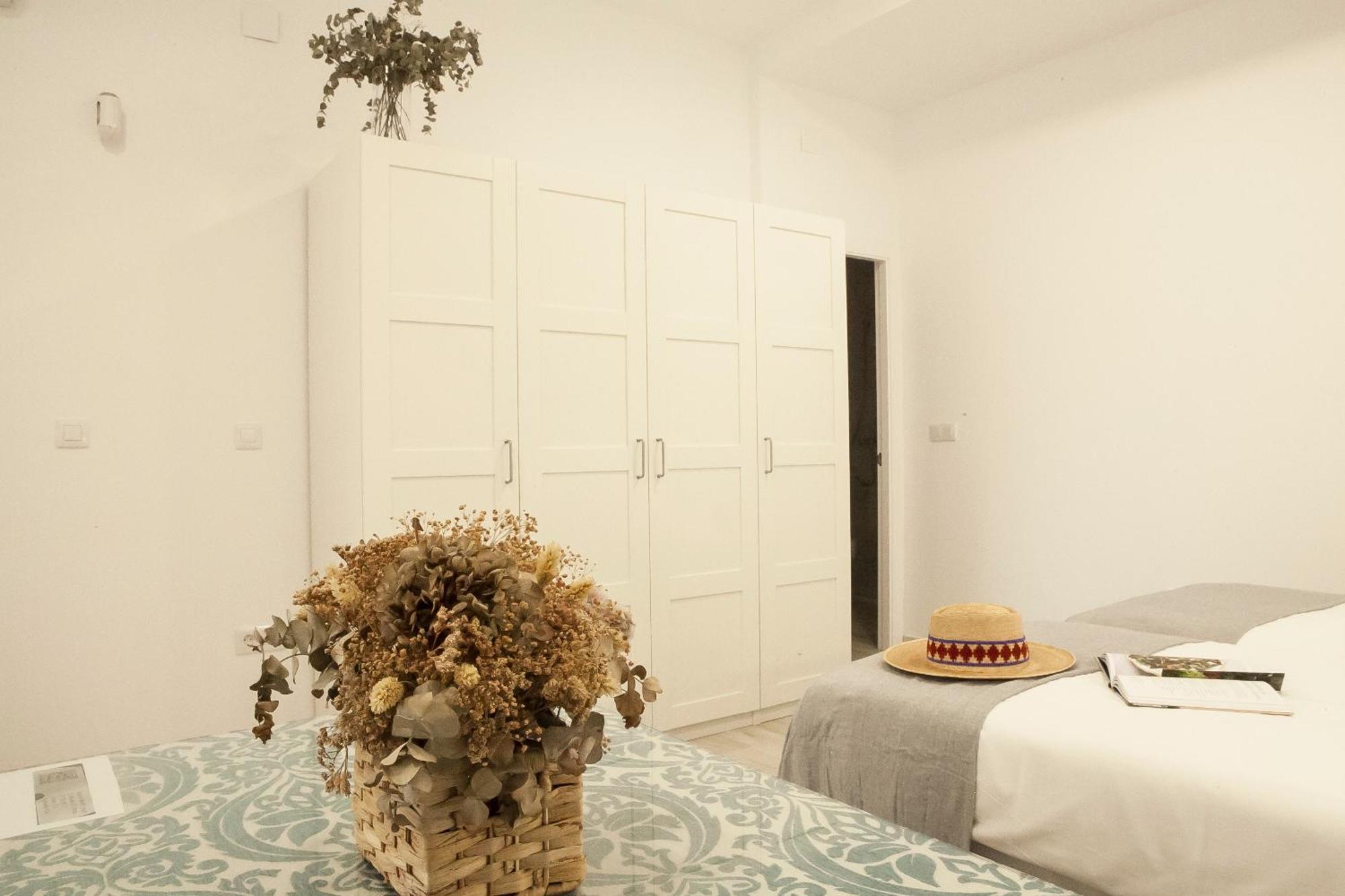 Apartamentos Rg Hospital Valme セビリア エクステリア 写真