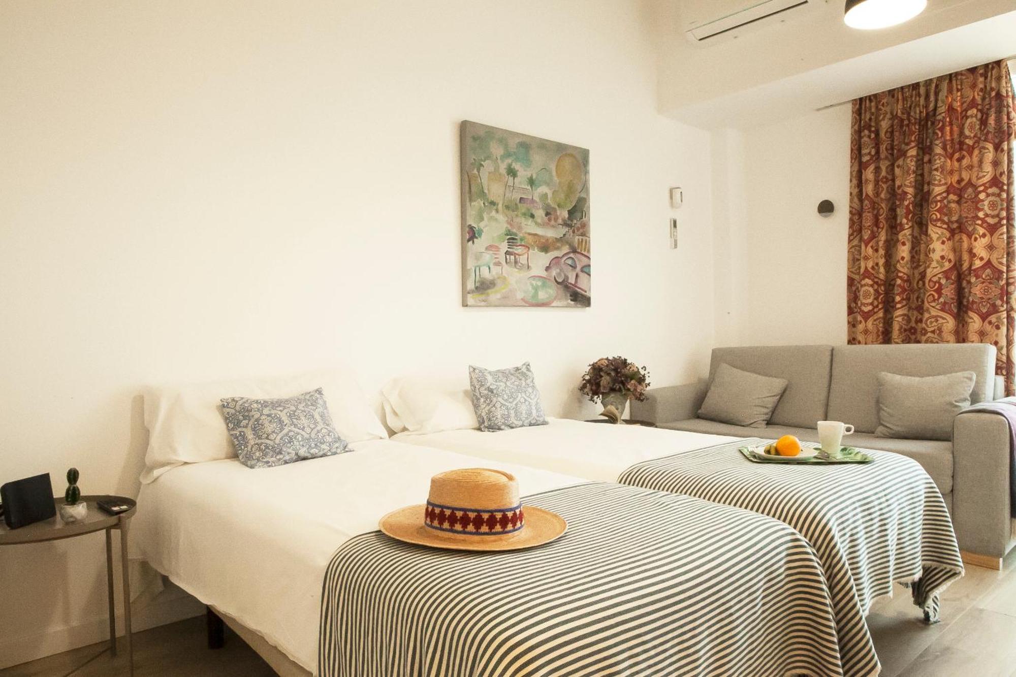 Apartamentos Rg Hospital Valme セビリア エクステリア 写真