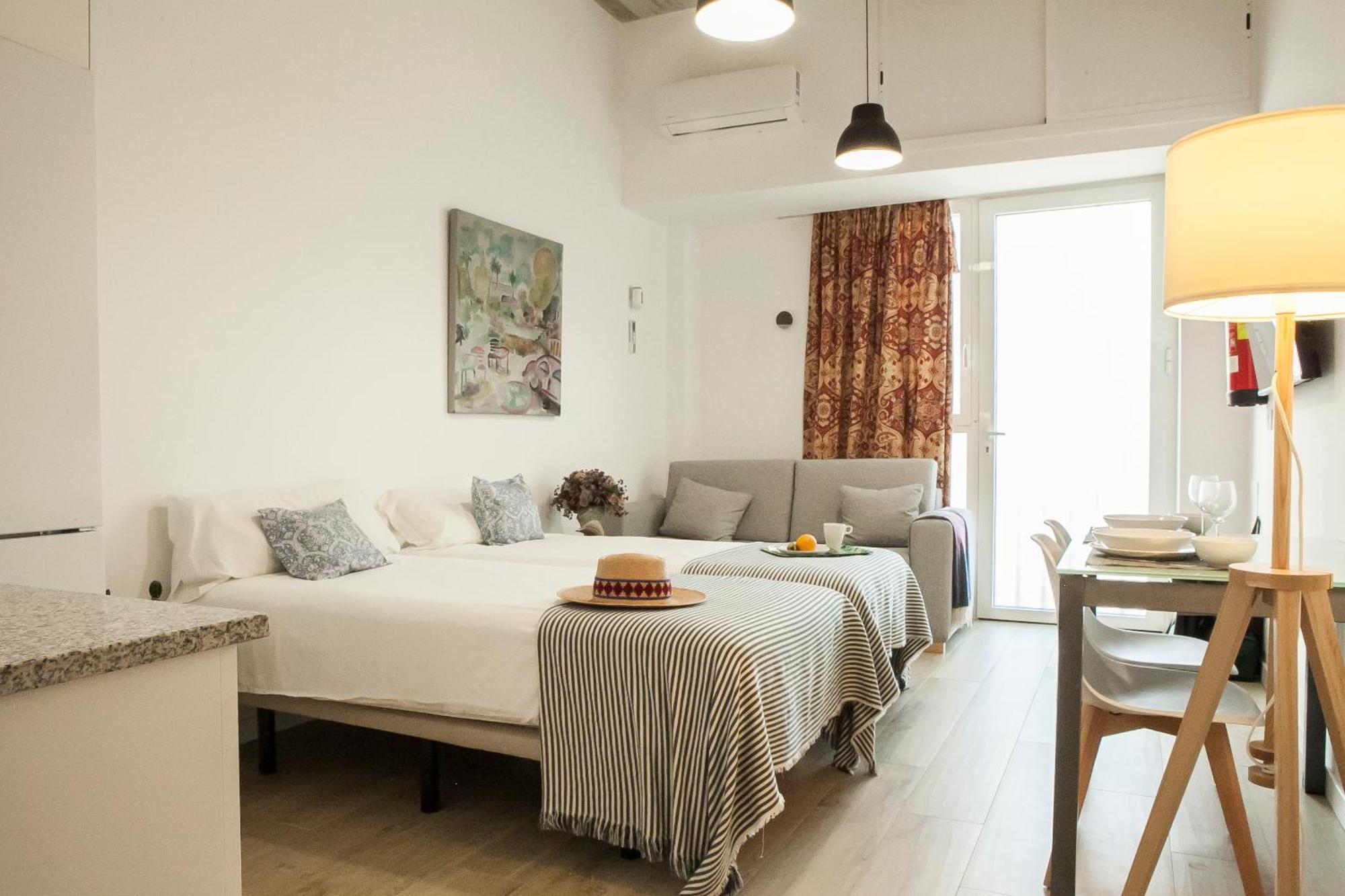 Apartamentos Rg Hospital Valme セビリア エクステリア 写真